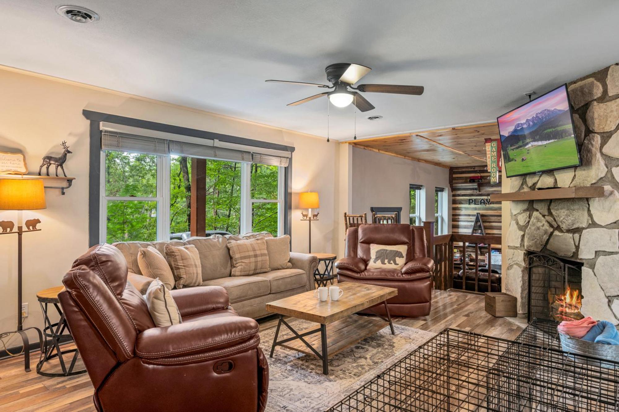 Beautiful Chalet With Fireplace And Large Game Room Gatlinburg Eksteriør bilde