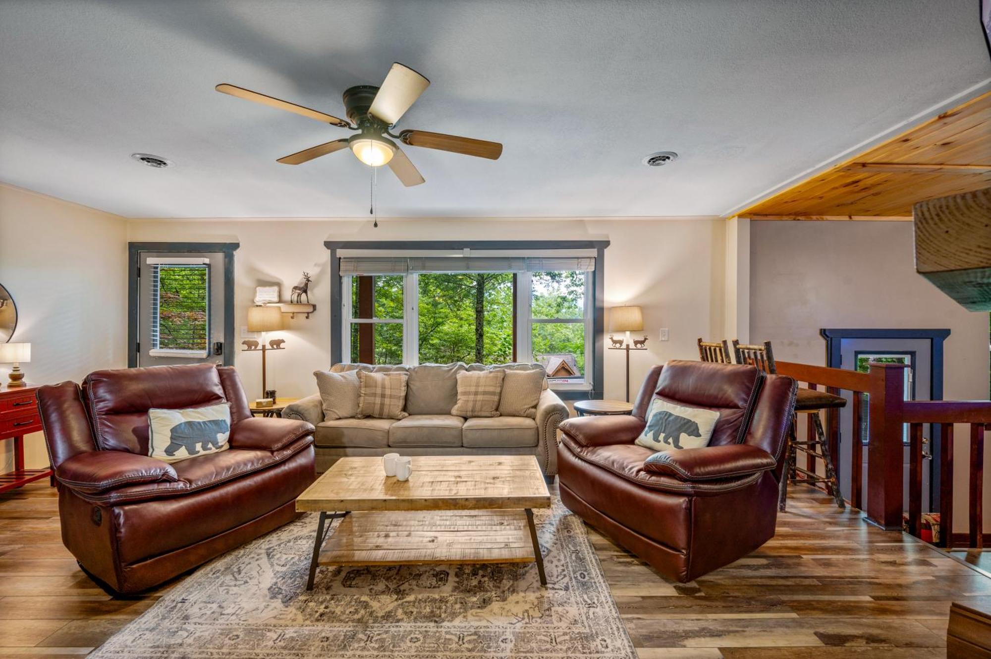 Beautiful Chalet With Fireplace And Large Game Room Gatlinburg Eksteriør bilde