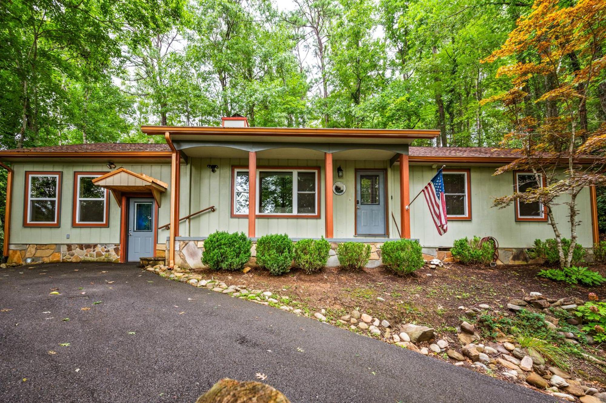 Beautiful Chalet With Fireplace And Large Game Room Gatlinburg Eksteriør bilde