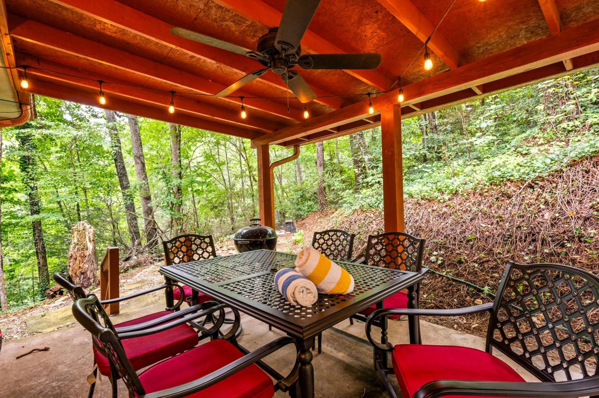 Beautiful Chalet With Fireplace And Large Game Room Gatlinburg Eksteriør bilde