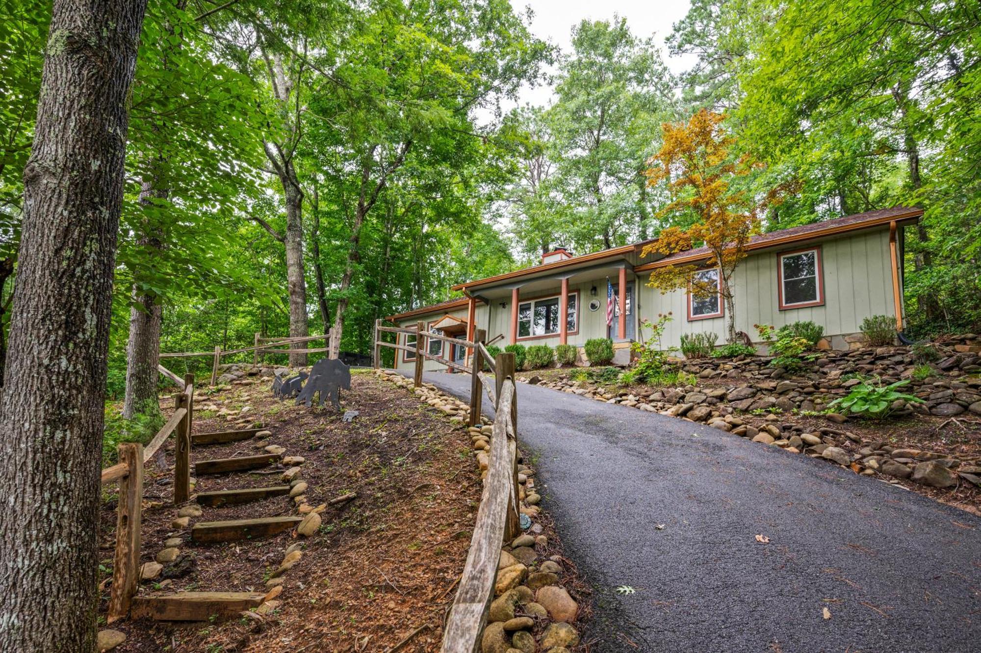 Beautiful Chalet With Fireplace And Large Game Room Gatlinburg Eksteriør bilde