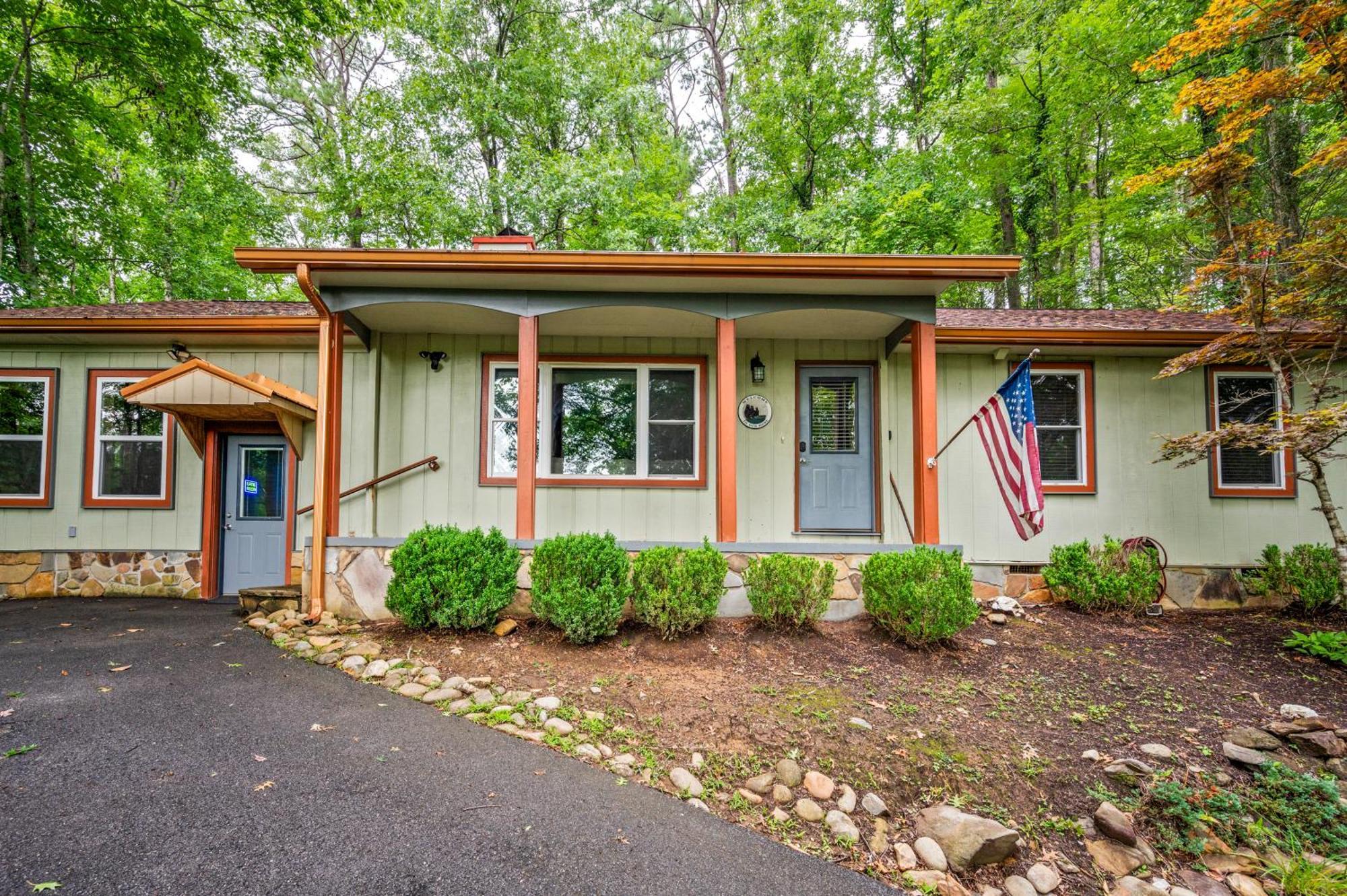 Beautiful Chalet With Fireplace And Large Game Room Gatlinburg Eksteriør bilde