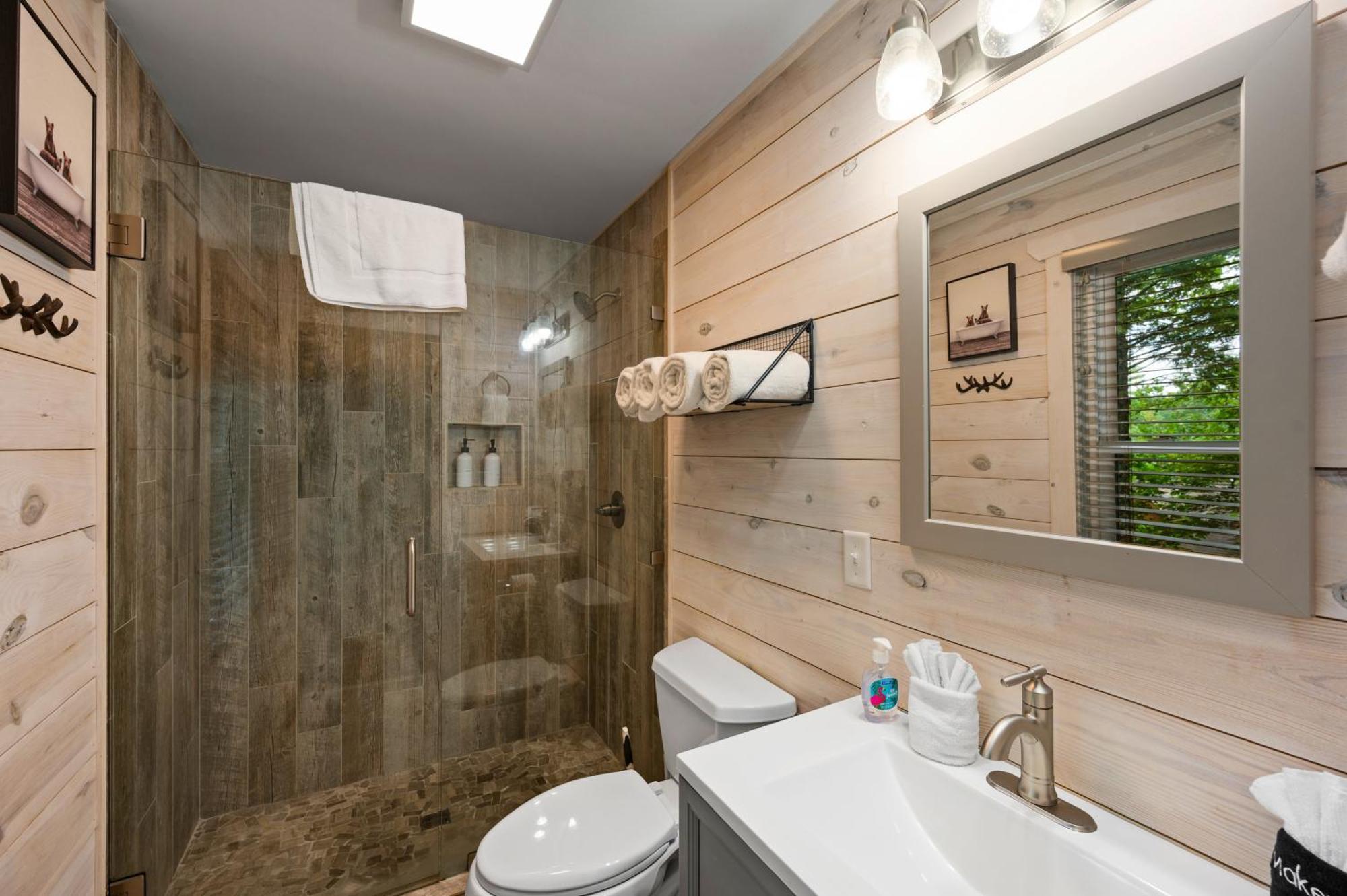 Beautiful Chalet With Fireplace And Large Game Room Gatlinburg Eksteriør bilde