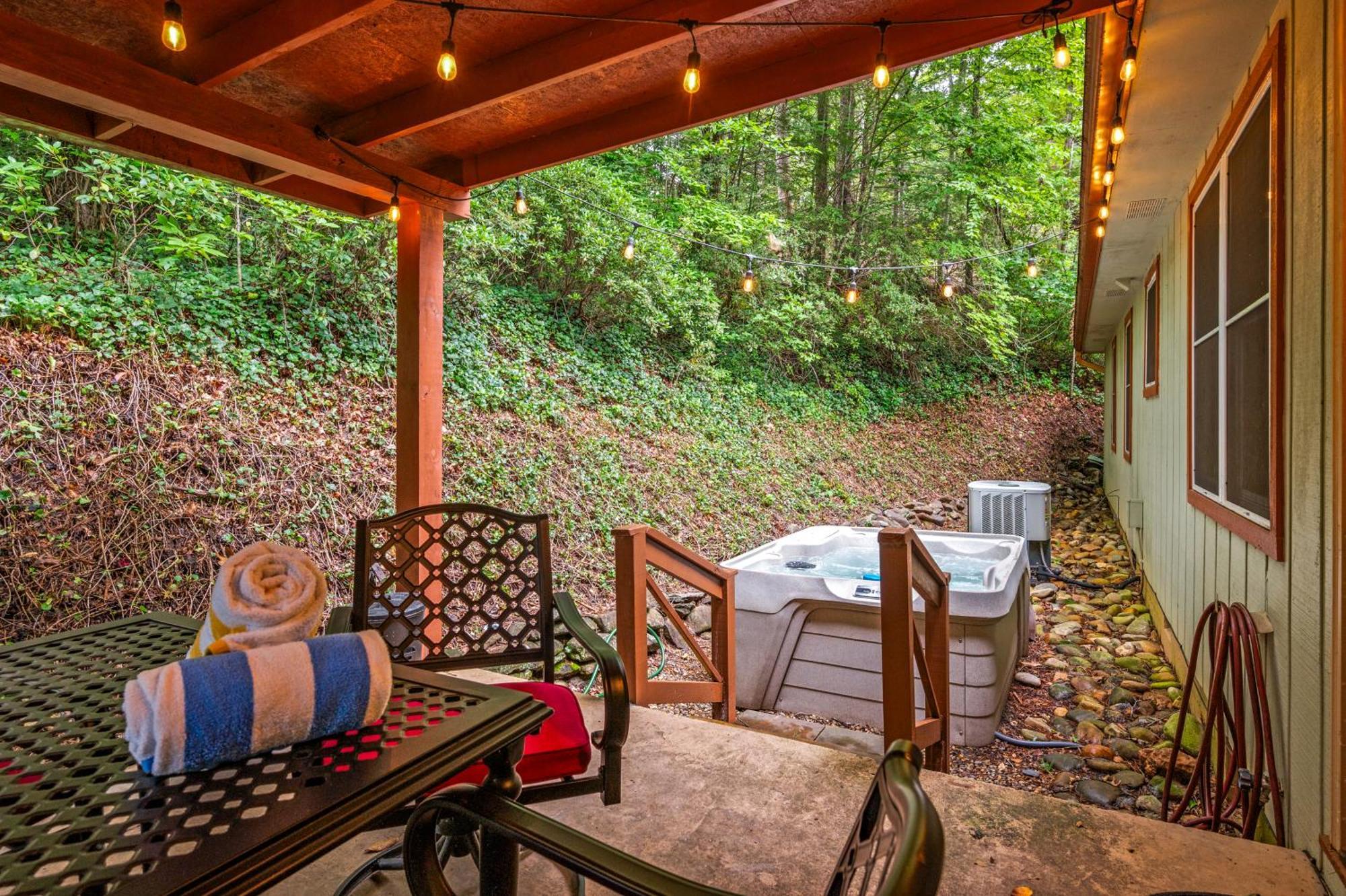 Beautiful Chalet With Fireplace And Large Game Room Gatlinburg Eksteriør bilde