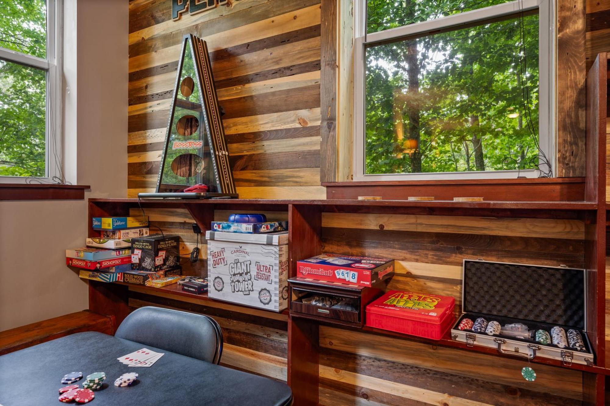 Beautiful Chalet With Fireplace And Large Game Room Gatlinburg Eksteriør bilde