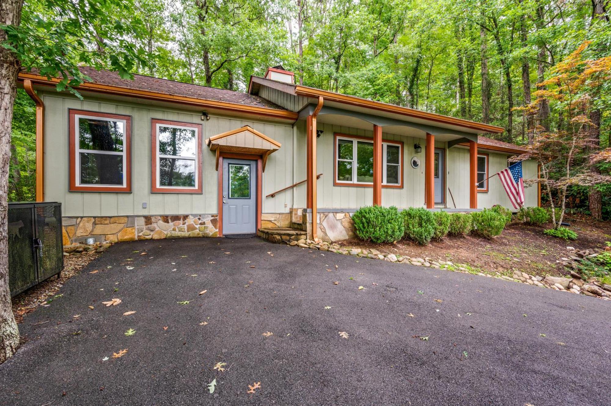 Beautiful Chalet With Fireplace And Large Game Room Gatlinburg Eksteriør bilde
