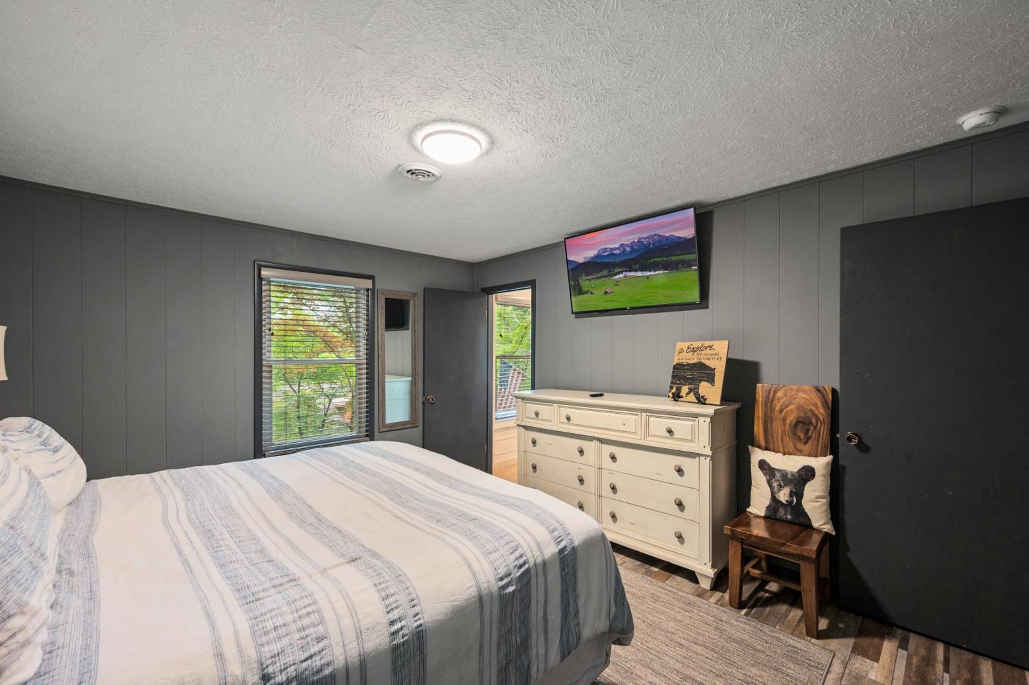 Beautiful Chalet With Fireplace And Large Game Room Gatlinburg Eksteriør bilde