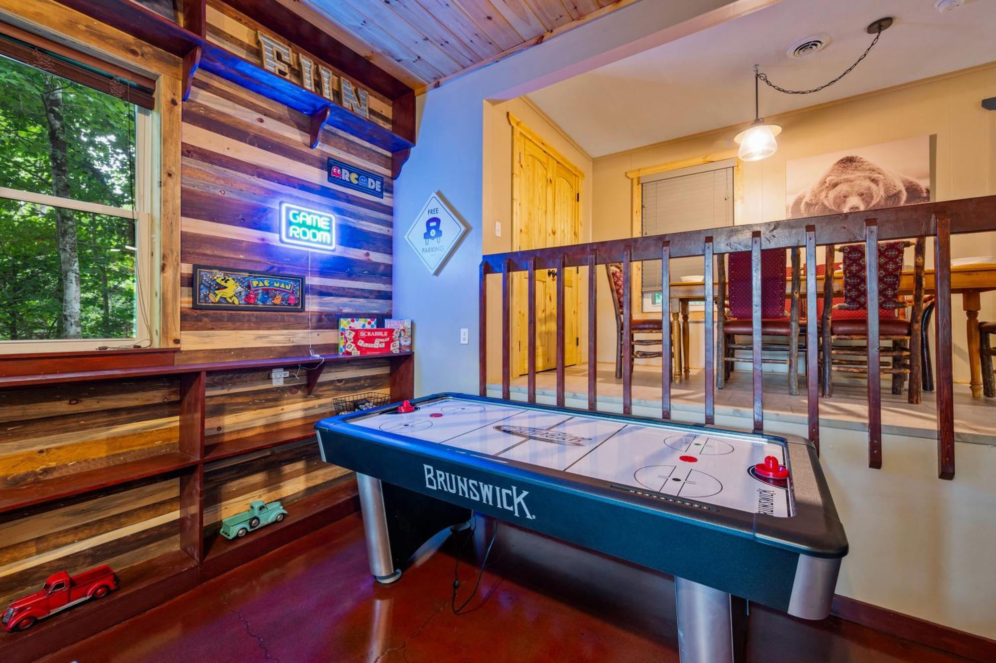 Beautiful Chalet With Fireplace And Large Game Room Gatlinburg Eksteriør bilde