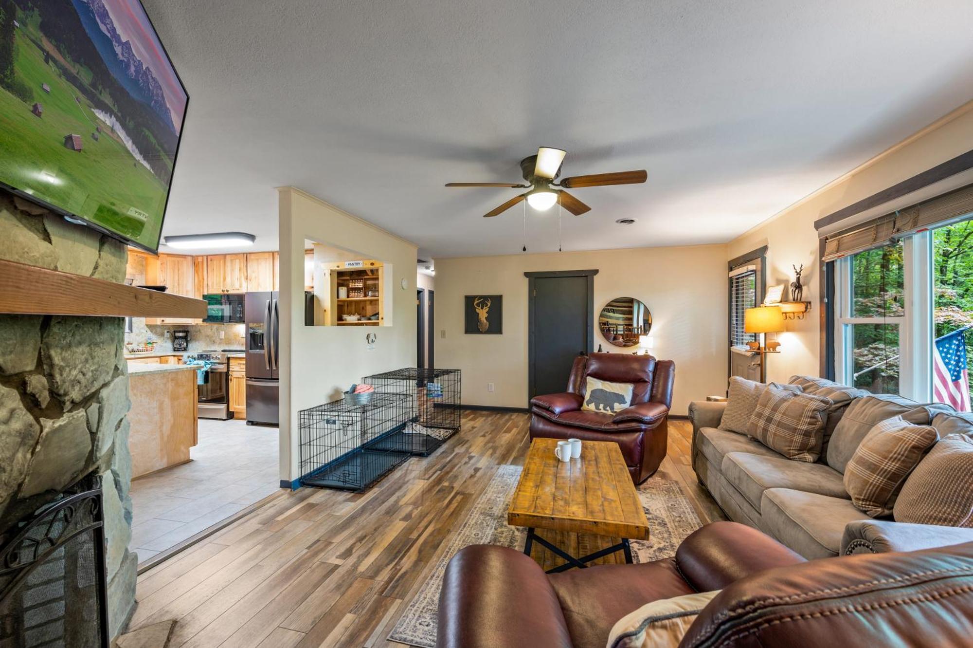 Beautiful Chalet With Fireplace And Large Game Room Gatlinburg Eksteriør bilde