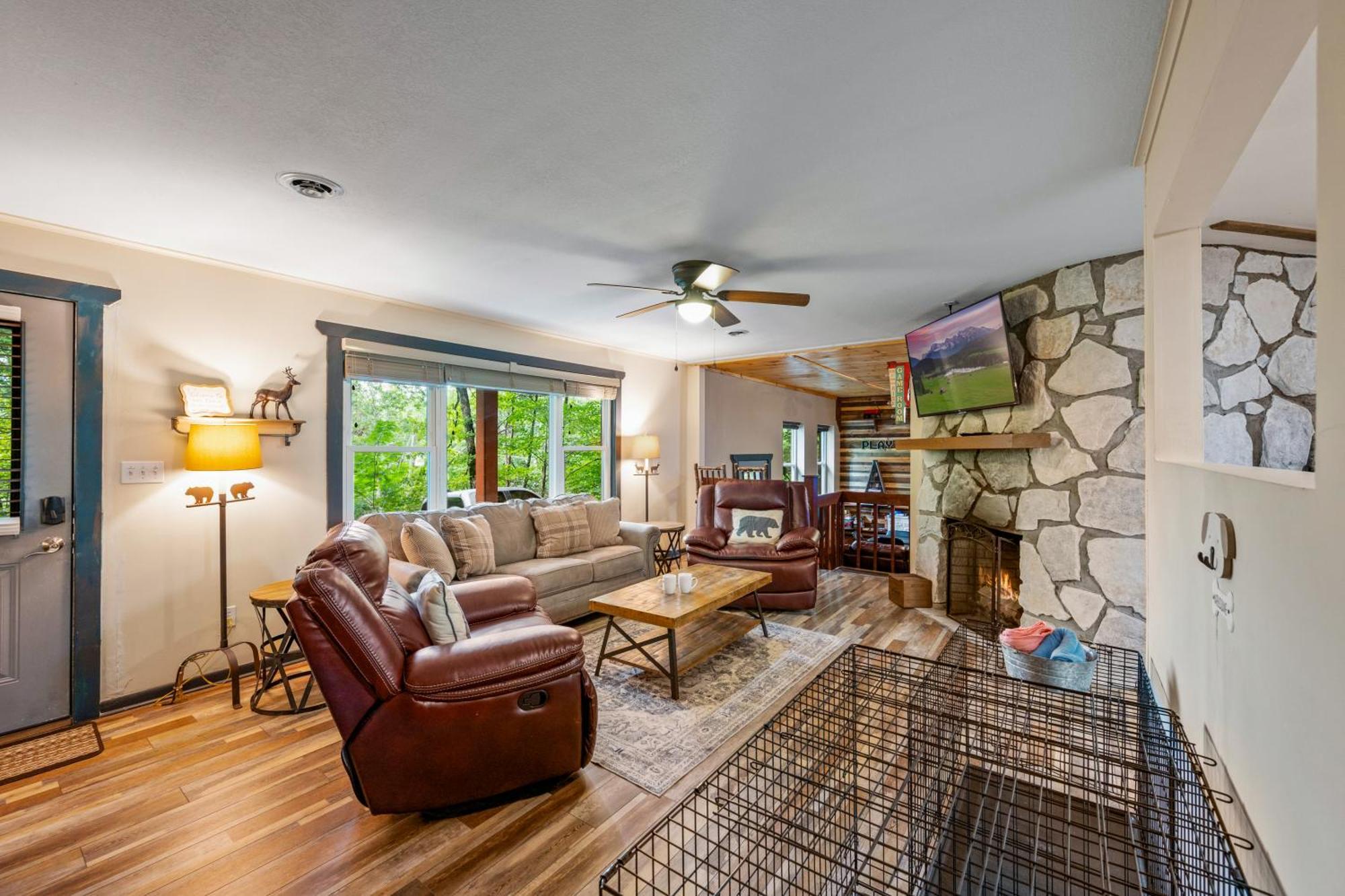 Beautiful Chalet With Fireplace And Large Game Room Gatlinburg Eksteriør bilde