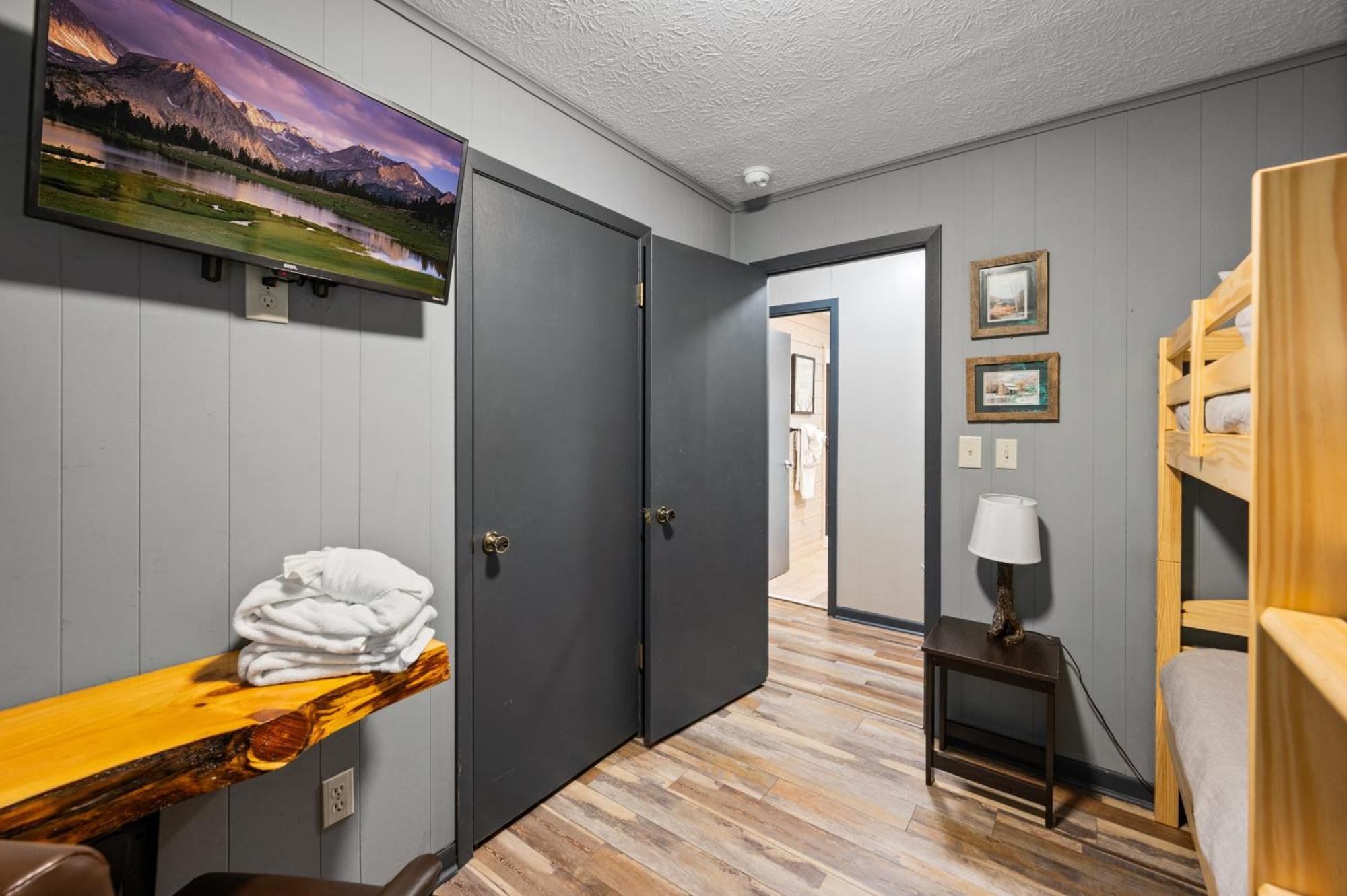 Beautiful Chalet With Fireplace And Large Game Room Gatlinburg Eksteriør bilde